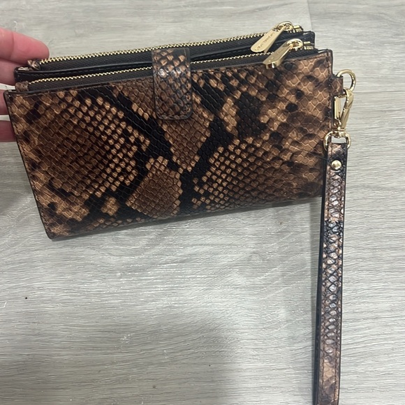 Adele Smartphone wallet leopard print. Brand new - Picture 5 of 6